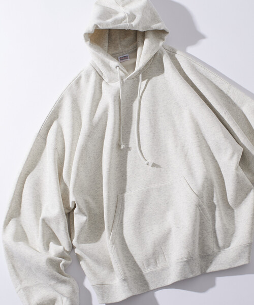 FREAK'S STORE（フリークスストア）の「限定展開 CHOW DOWN/チャウダウン スーパーワイドシルエット ワンポイント刺繍 プルオーバー パーカー（パーカー・メンズ・アッシュグレー/ネイビー/スミクロ/グレイッシュベージュ・SMALL/MEDIUM/LARGE）」の16枚目の写真