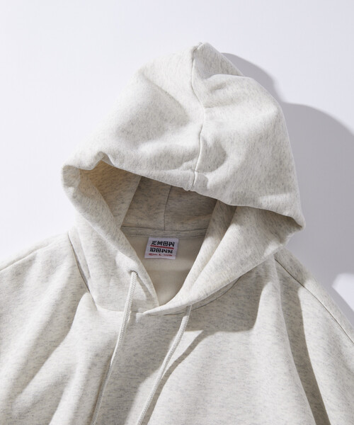 FREAK'S STORE（フリークスストア）の「限定展開 CHOW DOWN/チャウダウン スーパーワイドシルエット ワンポイント刺繍 プルオーバー パーカー（パーカー・メンズ・アッシュグレー/ネイビー/スミクロ/グレイッシュベージュ・SMALL/MEDIUM/LARGE）」の19枚目の写真