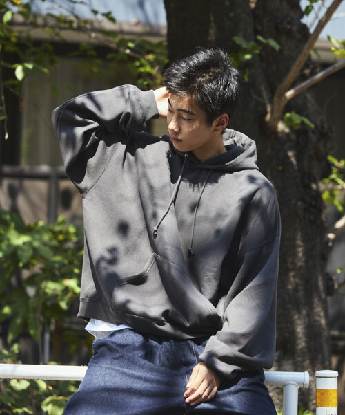 FREAK'S STORE(フリークスストア)の「限定展開 CHOW DOWN/チャウダウン スーパーワイドシルエット ワンポイント刺繍 プルオーバー パーカー(パーカー・メンズ・アッシュグレー/ネイビー/スミクロ/グレイッシュベージュ・SMALL/MEDIUM/LARGE)」の17枚目の写真
