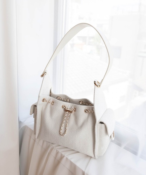 RANDA（ランダ）の「巾着デザインショルダーバッグ（ショルダーバッグ・レディース・アイボリー/ブラック・FREE）」の2枚目の写真