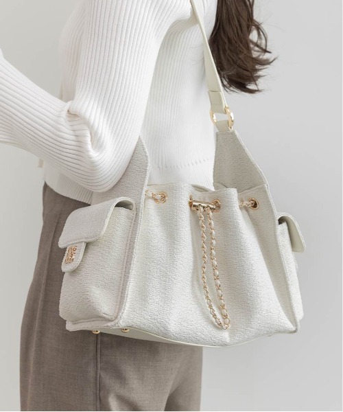 RANDA（ランダ）の「巾着デザインショルダーバッグ（ショルダーバッグ・レディース・アイボリー/ブラック・FREE）」の3枚目の写真