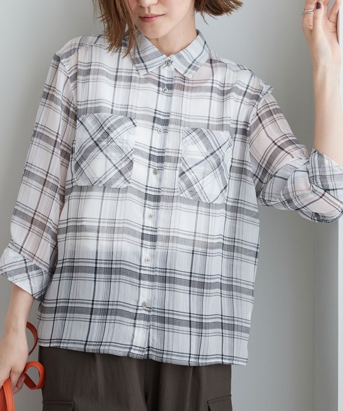 BELLUNA PLUS(ベルーナ)の「シフォン楊柳チェック柄プリントシャツ(シャツ/ブラウス・レディース・ホワイト系その他/グリーン系その他/ブラック系その他/ブラウン系/ワイン系・MEDIUM/X-LARGE/LARGE)」の1枚目の写真
