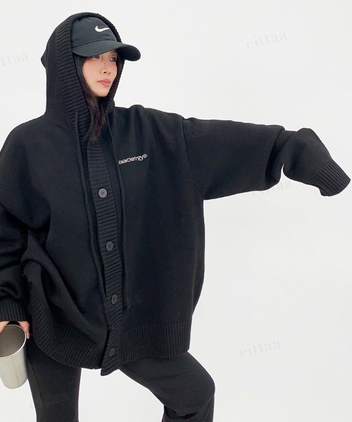 Dalfwin（ダールフィン）の「韓国ファッション blackenergy刺繍ロゴフロントボタンニットパーカーカーディガン（カーディガン/ボレロ・レディース・ブラック/グレー・FREE）」の7枚目の写真