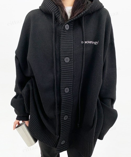 Dalfwin（ダールフィン）の「韓国ファッション blackenergy刺繍ロゴフロントボタンニットパーカーカーディガン（カーディガン/ボレロ・レディース・ブラック/グレー・FREE）」の13枚目の写真