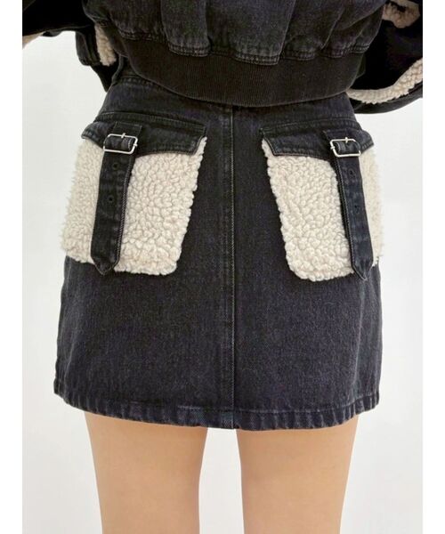 EVRIS（エヴリス）の「デニムボアミニスカート【セットアップ着用可能】（デニムスカート・レディース・インディゴブルー/ブラック・SMALL/MEDIUM）」の2枚目の写真