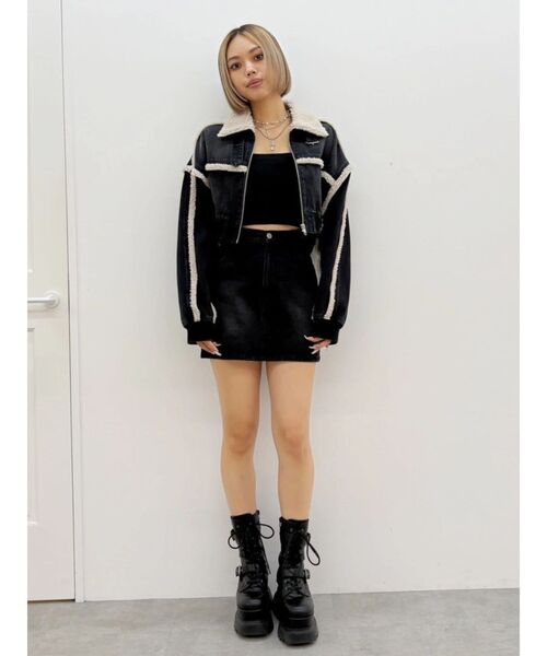 EVRIS（エヴリス）の「デニムボアミニスカート【セットアップ着用可能】（デニムスカート・レディース・インディゴブルー/ブラック・SMALL/MEDIUM）」の5枚目の写真