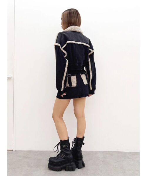 EVRIS（エヴリス）の「デニムボアミニスカート【セットアップ着用可能】（デニムスカート・レディース・インディゴブルー/ブラック・SMALL/MEDIUM）」の4枚目の写真