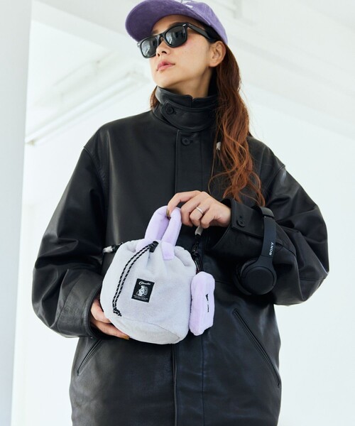 COBMASTER(コブマスター)の「Cobmaster/コブマスター 別注Fluffy Drawstring bag フラッフィー ドローストリングバッグ(ショルダーバッグ・メンズ・ブラック/グレー/グリーン/ピンク/ベージュ・ONE SIZE)」の3枚目の写真
