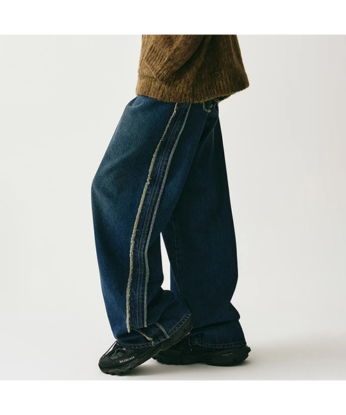 AVANDRESS(アバンドレス )の「Side Tessle Denim Pants BLUE(デニムパンツ・レディース・ブルー・X-SMALL/XX-SMALL/SMALL/MEDIUM/LARGE)」の1枚目の写真