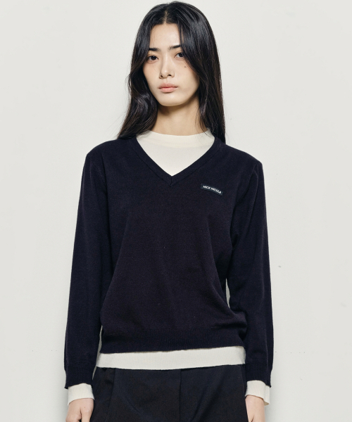 NICK&NICOLE(ニックアンドニコール)の「LAYERED ROUND V NECK KNIT_BLACK(ニット/セーター・レディース・その他・FREE)」の2枚目の写真