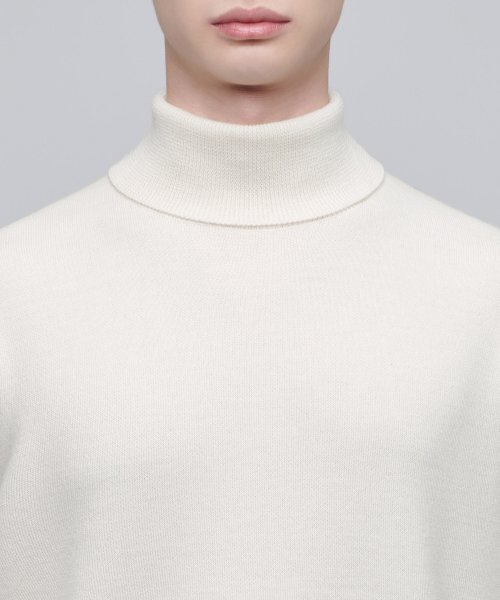 MUSINSA STANDARD（ムシンサスタンダード）の「ミニマルタートルネックニット [クリーム]（ニット/セーター・メンズ・その他・SMALL/MEDIUM/LARGE/X-LARGE/XX-LARGE）」の7枚目の写真