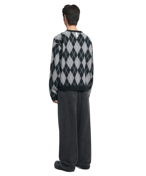NOMANUAL(NOMANUAL)の「ARGYLE HAIRY CARDIGAN - GRAY(カーディガン/ボレロ・レディース・その他・LARGE/X-LARGE/MEDIUM)」の4枚目の写真
