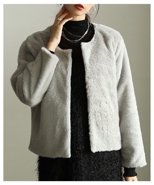 Sawa a la mode(サワアラモード)の「ノーカラーフェイクファーライトジャケット(ノーカラージャケット・レディース・ホワイト/モカ/グレイッシュベージュ・FREE)」の18枚目の写真