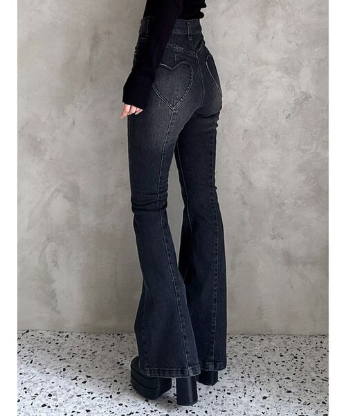 RESEXXY（リゼクシー）の「ハートポケットデニムパンツ（デニムパンツ・レディース・ブラック/ライトブルー・SMALL/MEDIUM）」の2枚目の写真