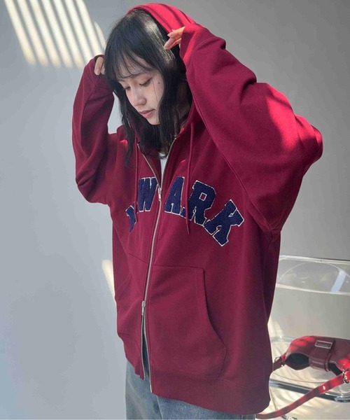AS KNOW AS plus(アズノゥアズプラス)の「♪モチーフ選び裏毛ビッグサイズパーカー【UNISEX ITEM】(パーカー・レディース・オートミール/ネイビー/カモフラージュ/チャコールグレー/レッド系/グレー系/グリーン系その他/ネイビー系/アイボリー系・FREE)」の8枚目の写真