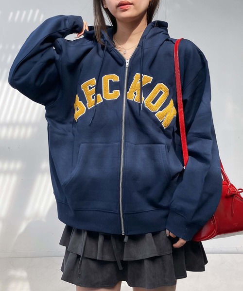 AS KNOW AS plus（アズノゥアズプラス）の「♪モチーフ選び裏起毛ビッグサイズパーカー【UNISEX ITEM】（パーカー・レディース・オートミール/ネイビー/カモフラージュ/チャコールグレー・FREE）」の3枚目の写真