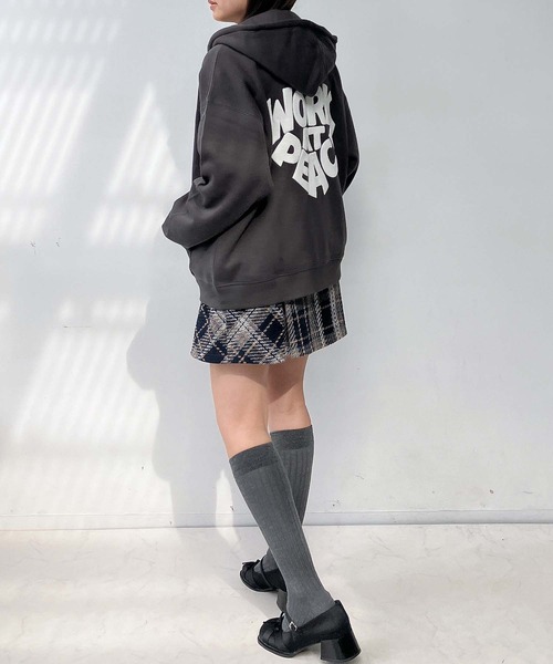 AS KNOW AS plus（アズノゥアズプラス）の「♪モチーフ選び裏起毛ビッグサイズパーカー【UNISEX ITEM】（パーカー・レディース・オートミール/ネイビー/カモフラージュ/チャコールグレー・FREE）」の12枚目の写真