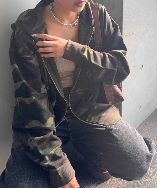 AS KNOW AS plus(アズノゥアズプラス)の「♪モチーフ選び裏毛ビッグサイズパーカー【UNISEX ITEM】(パーカー・レディース・オートミール/ネイビー/カモフラージュ/チャコールグレー/レッド系/グレー系/グリーン系その他/ネイビー系/アイボリー系・FREE)」の10枚目の写真