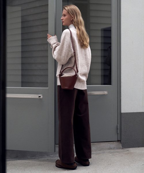 LOEIL（ロエイユ）の「プレーン起毛ワイドコットンパンツ - ブラウン（その他パンツ・レディース・その他・LARGE/MEDIUM/SMALL）」の6枚目の写真