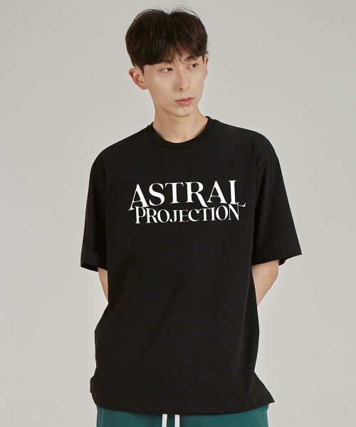ASTRAL PROJECTION(アストラルプロジェクション)の「ベーシックレタリングロゴラウンドネック40番手ダブルウィーブ綿半袖Tシャツ_ブラック(Tシャツ/カットソー・メンズ・その他・MEDIUM/LARGE)」の1枚目の写真