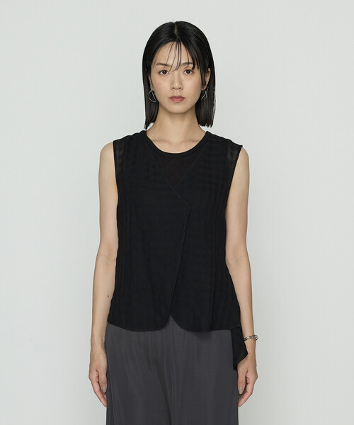 Gabardine K.T(ギャバジンケーティー)の「〔 +サイズ 〕 チェック柄カラミ ジレ(ベスト・レディース・ブラック/ダークブラウン・15号)」の11枚目の写真