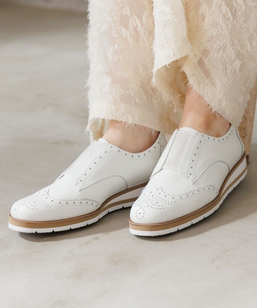 HIMIKO（ヒミコ）の「【HIMIKO】厚底メダリオンシューズ/661107（スリッポン・レディース・ブラック/シルバー/アイボリー・22.0cm/21.5cm/26.0cm/25.0cm/24.0cm/22.5cm/23.0cm/26.5cm/25.5cm/24.5cm/23.5cm）」の22枚目の写真