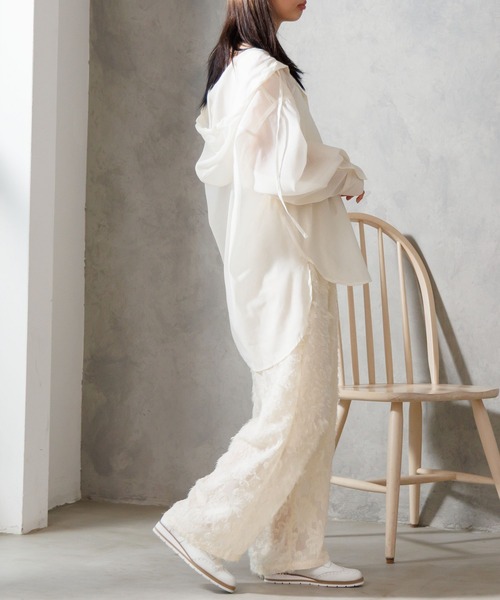 HIMIKO（ヒミコ）の「【HIMIKO】厚底メダリオンシューズ/661107（スリッポン・レディース・ブラック/シルバー/アイボリー・22.0cm/21.5cm/26.0cm/25.0cm/24.0cm/22.5cm/23.0cm/26.5cm/25.5cm/24.5cm/23.5cm）」の17枚目の写真