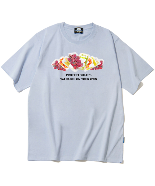 TRIPSHION(トリップション)の「プラスティックフルーツ グラフィックTシャツ - パープル(Tシャツ/カットソー・メンズ・その他・MEDIUM/LARGE/X-LARGE)」の1枚目の写真