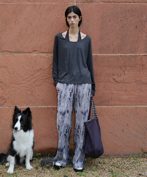EN OR(エンオール)の「SMUDGE VELOUR BANDING PANTS - GREY(その他パンツ・レディース・その他・FREE)」の2枚目の写真