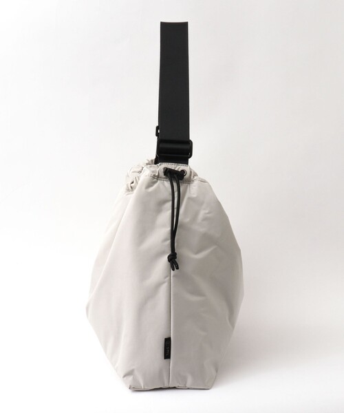 SML(エスエムエル)の「【SML/エスエムエル】BIG SILHOUETTE SHOULDER K905060(ショルダーバッグ・メンズ・グレー/ブラック/ライトグレー・FREE)」の4枚目の写真