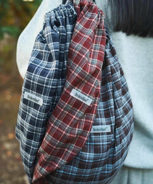 BROKEN BASE（ブロークンベース）の「Nel Check Knapsack / ネルチェックナップサック（ショルダーバッグ・メンズ・ブラウン系1/ネイビー系1/レッド系1・フリー）」の6枚目の写真