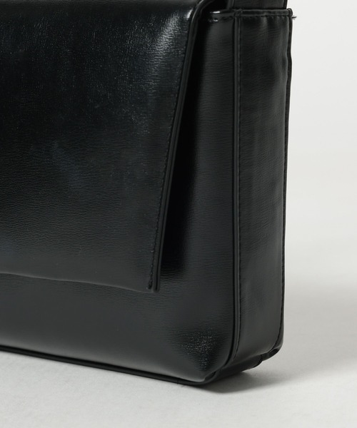 RAGEBLUE（レイジブルー）の「Synthetic Leather Compact Shoulder Bag シンセティックレザー/フラップミニショルダーバッグ（ショルダーバッグ・メンズ・ブラック・FREE）」の4枚目の写真