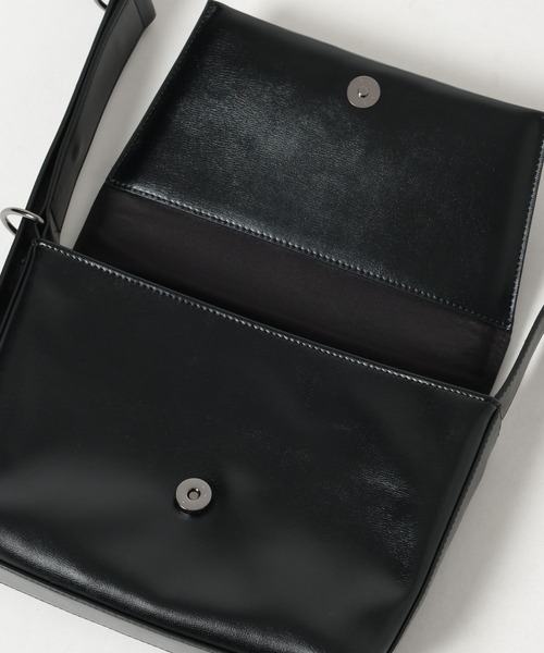 RAGEBLUE（レイジブルー）の「Synthetic Leather Compact Shoulder Bag シンセティックレザー/フラップミニショルダーバッグ（ショルダーバッグ・メンズ・ブラック・FREE）」の14枚目の写真