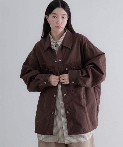 LOWRYS FARM（ローリーズファーム）の「【LFM(U)】DENIM SHIRT【UNISEX】　 643970（シャツ/ブラウス・メンズ・ブラウン/ネイビー・MEDIUM/LARGE）」の2枚目の写真