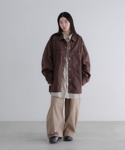 LOWRYS FARM(ローリーズファーム)の「【LFM(U)】DENIM SHIRT【UNISEX】 643970(シャツ/ブラウス・メンズ・ブラウン/ネイビー・MEDIUM/LARGE)」の13枚目の写真