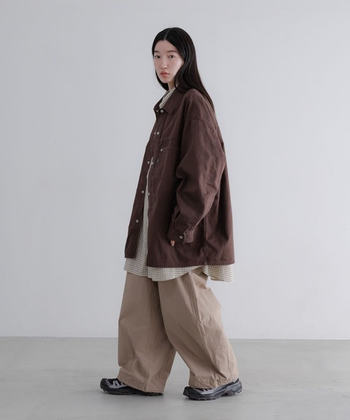 LOWRYS FARM(ローリーズファーム)の「【LFM(U)】DENIM SHIRT【UNISEX】 643970(シャツ/ブラウス・メンズ・ブラウン/ネイビー・MEDIUM/LARGE)」の14枚目の写真