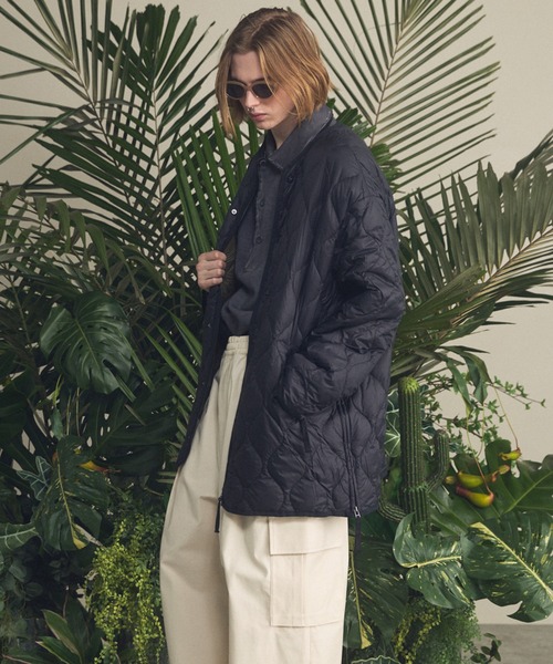 MAISON SPECIAL（メゾンスペシャル）の「《UNISEX》【TAION/タイオン】M65 ライナーWジップ ダウンジャケット【MAISON SPECIAL/メゾンスペシャル】（ダウンジャケット/コート・メンズ・ライトグリーン/ブラック・0/2/1）」の7枚目の写真