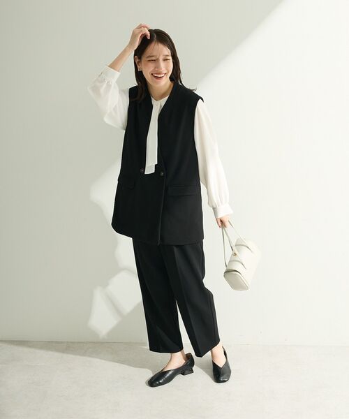 Green Parks(グリーンパークス)の「O.洗えてストレッチ Wボタンベスト(ベスト・レディース・ライトベージュ/ブラック・FREE)」の3枚目の写真