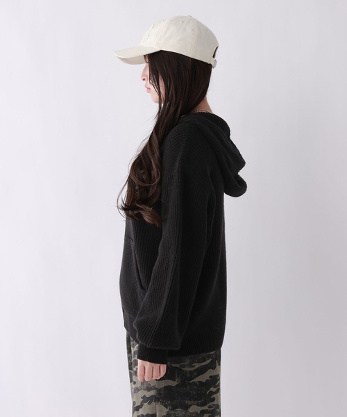 repipi armario(レピピ アルマリオ)の「【おうちで洗える】ロゴニットZIPフーディ(パーカー・キッズ・ブラック/サックスブルー/オフホワイト・SMALL/MEDIUM/LARGE)」の12枚目の写真