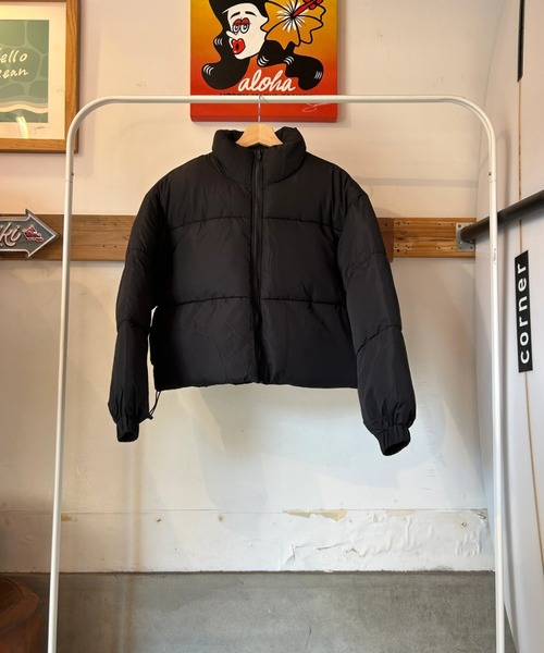URBAN ISLAND SOCIETY（アーバンアイランドソサエティ）の「【URBAN ISLAND SOCIETY/アーバンアイランドソサエティ】UIS SHORT DOWN JACKET ショートダウンジャケット 防寒 リブ袖（ダウンジャケット/コート・レディース・ホワイト/ブラック/モカ・FREE）」の7枚目の写真