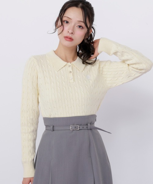 JILL by JILL STUART(ジルバイジルスチュアート)の「ポロ衿コットンブレンドケーブルニット(ニット/セーター・レディース・イエロー/ブルー/ピンク/ホワイト・FREE)」の3枚目の写真