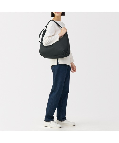 無印良品(ムジルシリョウヒン)の「撥水 2WAY ワンショルダー バッグ(ショルダーバッグ・レディース・グレー/ブルー系/ブラック/ダークベージュ・FREE)」の20枚目の写真