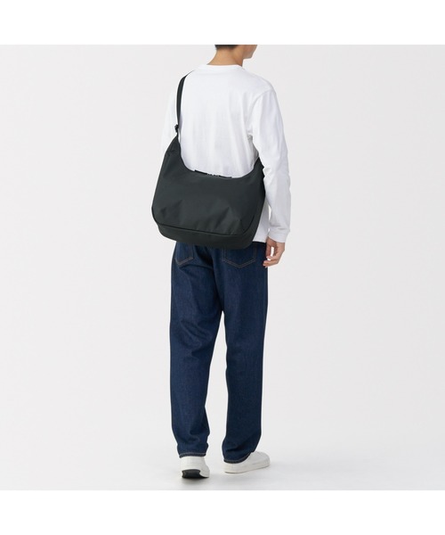 無印良品(ムジルシリョウヒン)の「撥水 2WAY ワンショルダー バッグ(ショルダーバッグ・レディース・グレー/ブルー系/ブラック/ダークベージュ・FREE)」の14枚目の写真