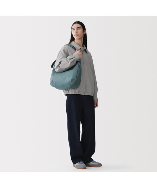 無印良品(ムジルシリョウヒン)の「撥水 2WAY ワンショルダー バッグ(ショルダーバッグ・レディース・グレー/ブルー系/ブラック/ダークベージュ・FREE)」の9枚目の写真