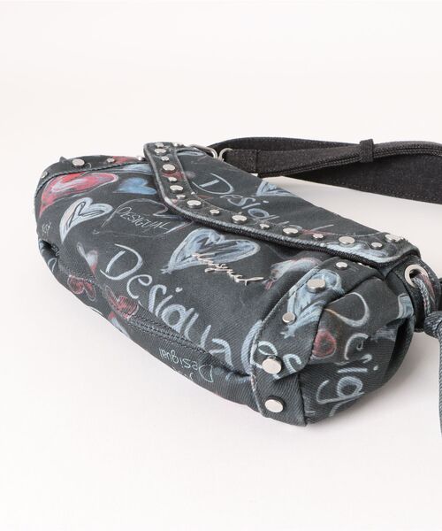 Desigual（デシグアル）の「グラフィティプリント デニム風ミディアムショルダーバッグ ストリート×ラグジュアリー【2026年春夏 新作】（ショルダーバッグ・レディース・マルチ・FREE）」の6枚目の写真