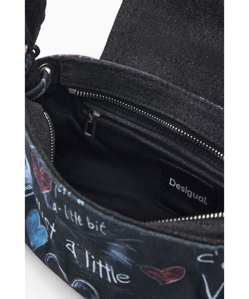 Desigual（デシグアル）の「グラフィティプリント デニム風ミディアムショルダーバッグ ストリート×ラグジュアリー【2026年春夏 新作】（ショルダーバッグ・レディース・マルチ・FREE）」の4枚目の写真