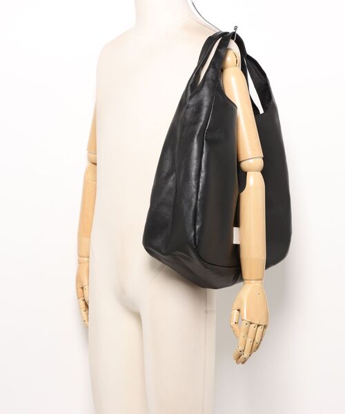ADAM PATEK(アダムパテック)の「【SR】【it】【ADAMPATEK】water repellent leather one shoulder tote bag/撥水レザーワンショルダートートバッグ/AP2619004(トートバッグ・メンズ・ブラック・FREE)」の8枚目の写真