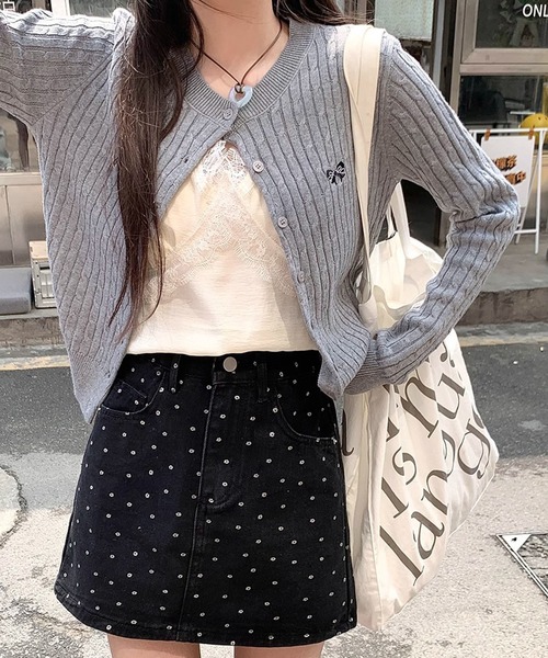 shyam inspiration（シャムインスピレーション）の「小花柄モノトーンデニムスカート（デニムスカート・レディース・ブラック/ホワイト・LARGE/MEDIUM）」の3枚目の写真