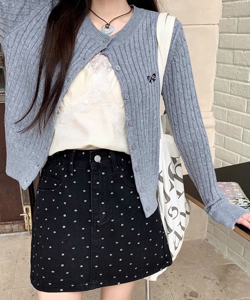 shyam inspiration（シャムインスピレーション）の「小花柄モノトーンデニムスカート（デニムスカート・レディース・ブラック/ホワイト・LARGE/MEDIUM）」の5枚目の写真
