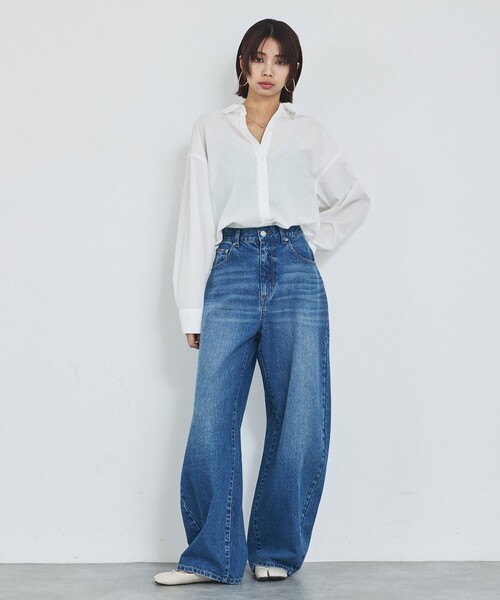 abahouse mavie（アバハウスマヴィ）の「【定番】スタンダードシャツ/春服/羽織り/レイヤード/着回し（シャツ/ブラウス・レディース・ブルー/ホワイト/サックスブルー・フリー）」の6枚目の写真